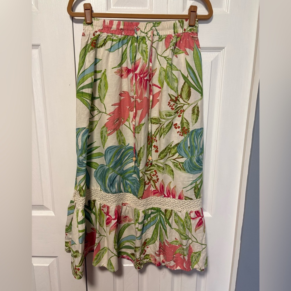 Nicole Miller Linen Blend Floral Print Skirt with Crochet Line